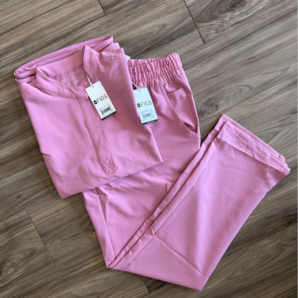 NWT Figs: LIMITED EDITION Chalk Pink Dowa Scrub Pants •size M-R•